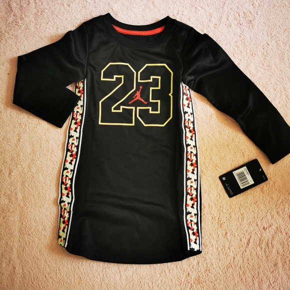 2/60 Jordan little girl sweater dress 4t - Picture 3 of 11